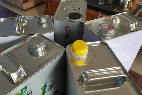 Quadratische 4L-F-Motor-Zinnöl-Düsenflasche mit Auslass für Motoröl